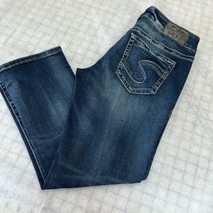 28 x 22.5 Capris. Silver Suki jeans. LIKE NEW